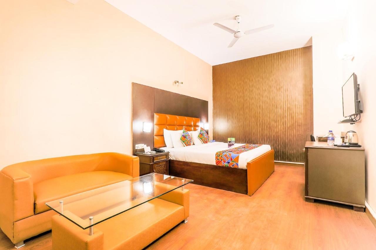 Fabhotel Conclave Boutique Nuova Delhi Esterno foto